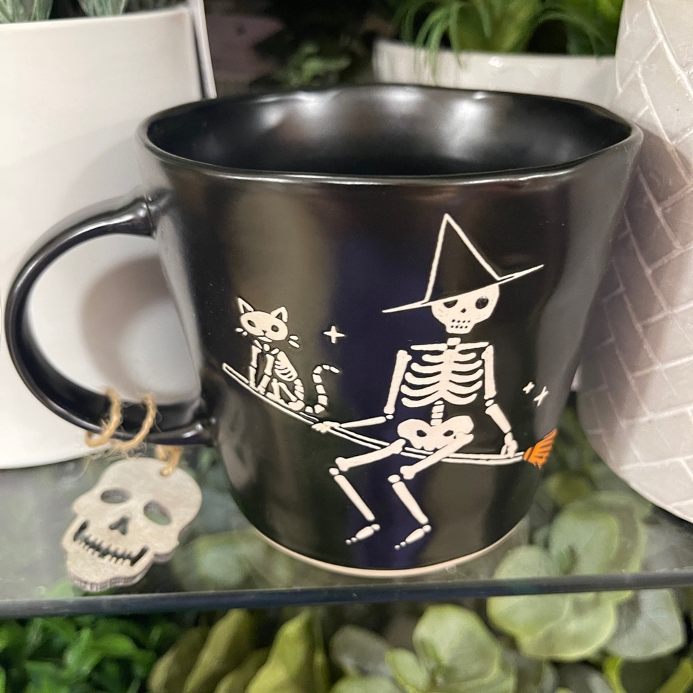 Halloween Skeleton Witch on Broom W/ Skeleton Cat 🐈‍⬛ Ceramic Coffee Mug NWT